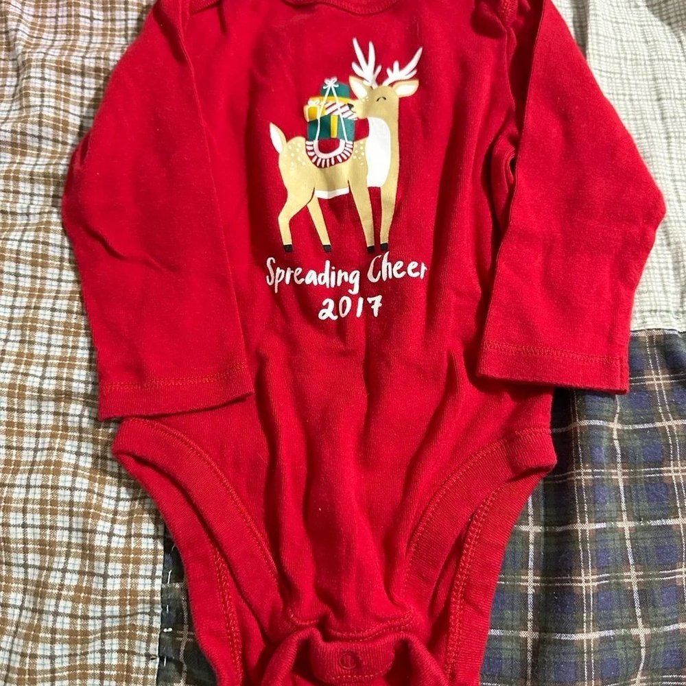 Old Navy “Spreading Cheer 2017” Red Long-Sleeve Onesie Size 6-12 Months